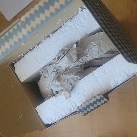 Vintage 1999 Avon Angel Pillar candle holder - Picture 5 of 7